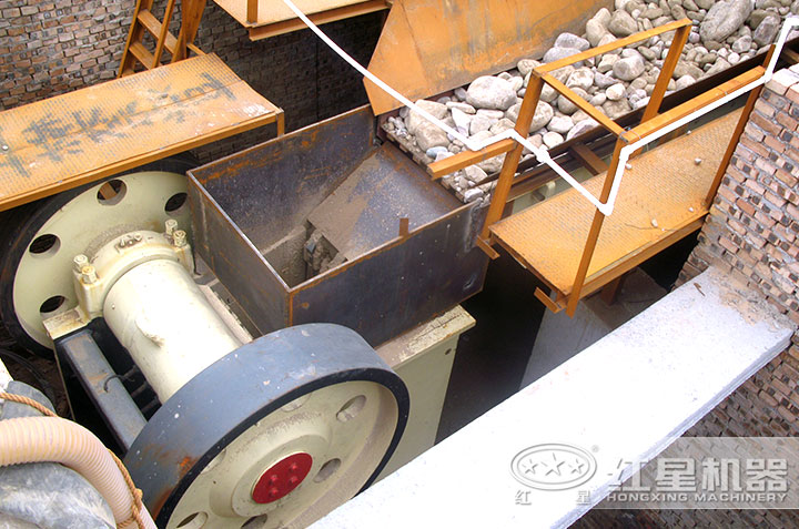 顎式破碎機(jī)、給料機(jī)